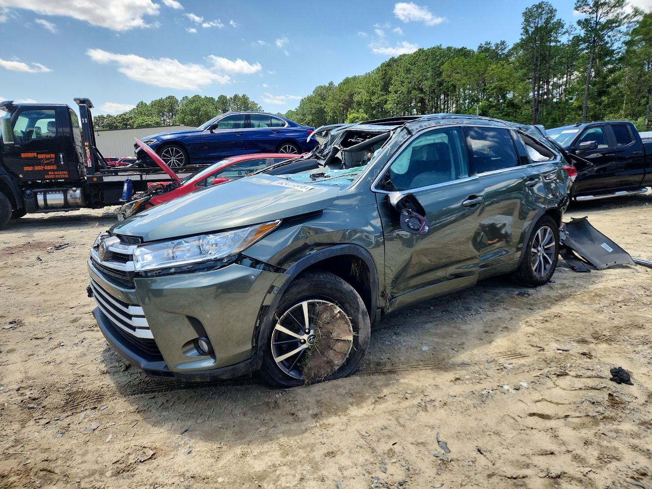 2017 TOYOTA HIGHLANDER XLE