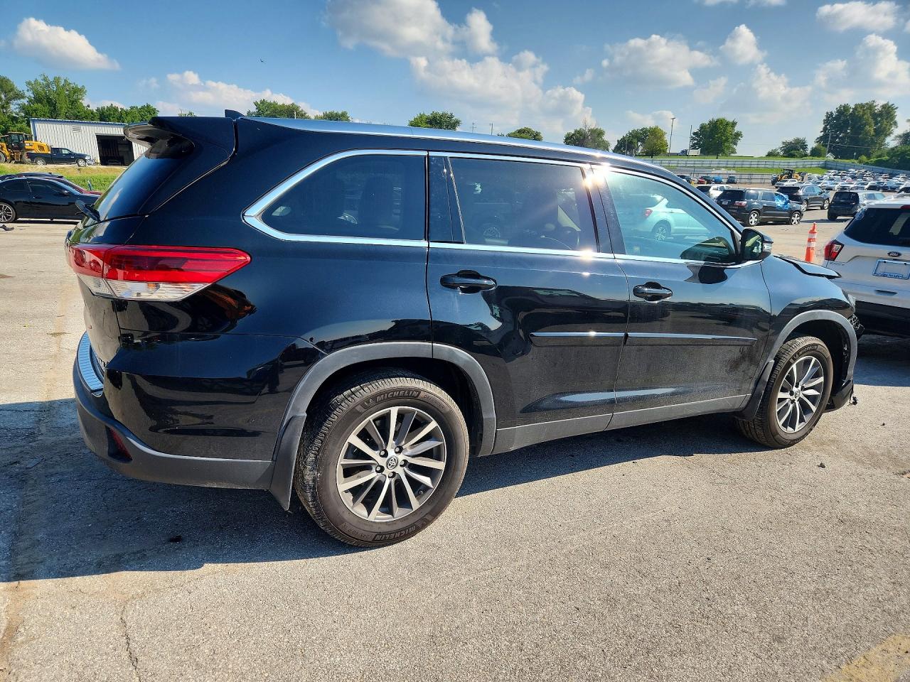 2019 TOYOTA HIGHLANDER XLE — снимка 3