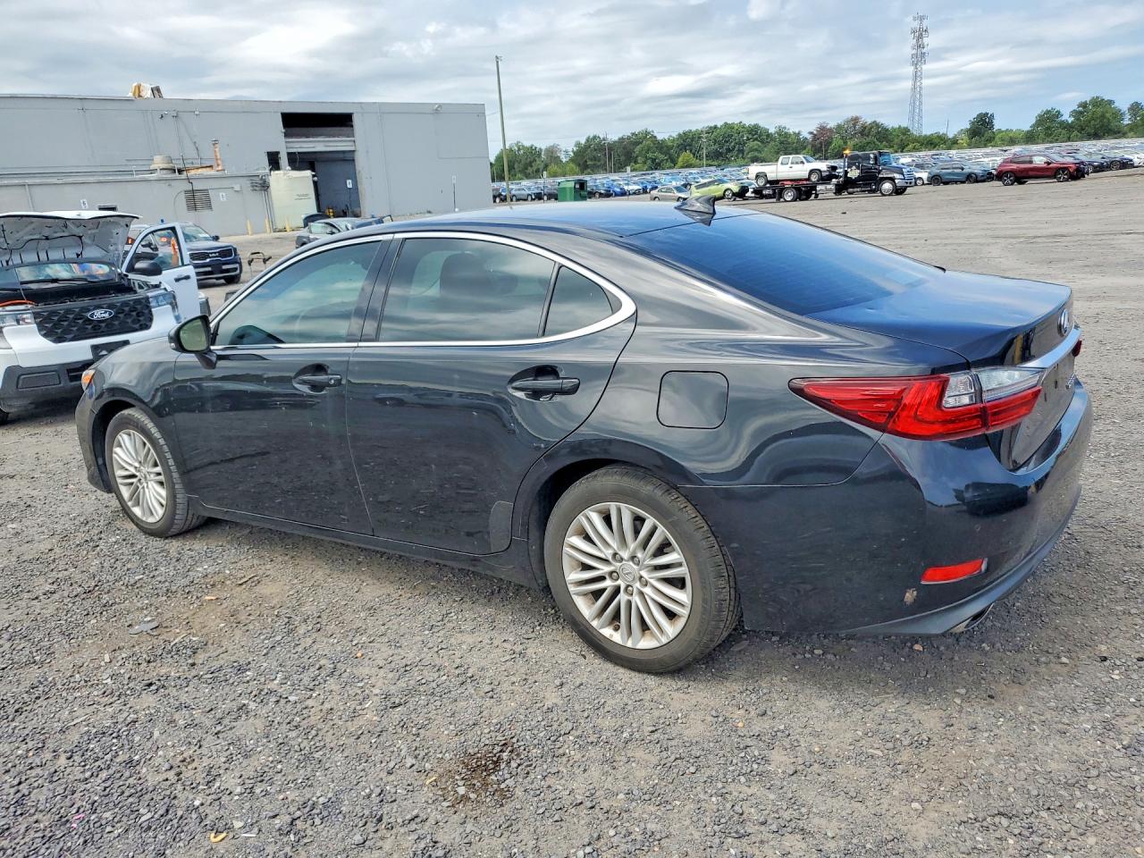 2016 LEXUS ES 350 — снимка 2
