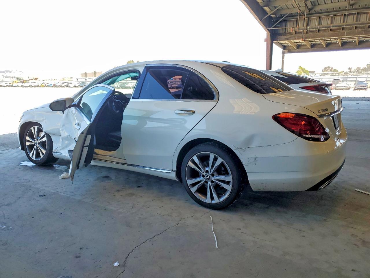 2021 MERCEDES-BENZ C 300 — снимка 2