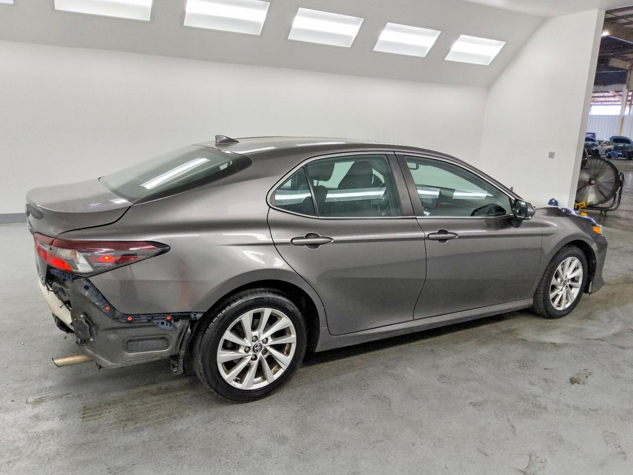2021 TOYOTA CAMRY LE — снимка 3