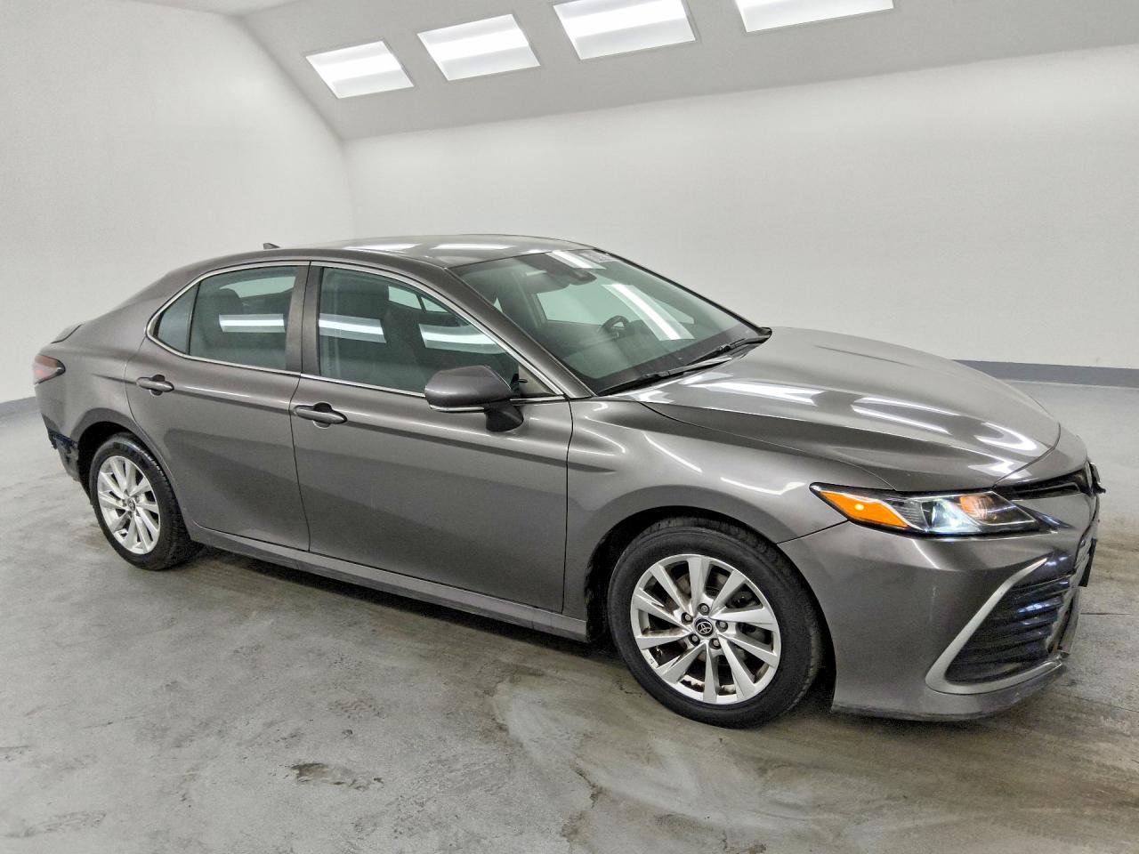 2021 TOYOTA CAMRY LE — снимка 4