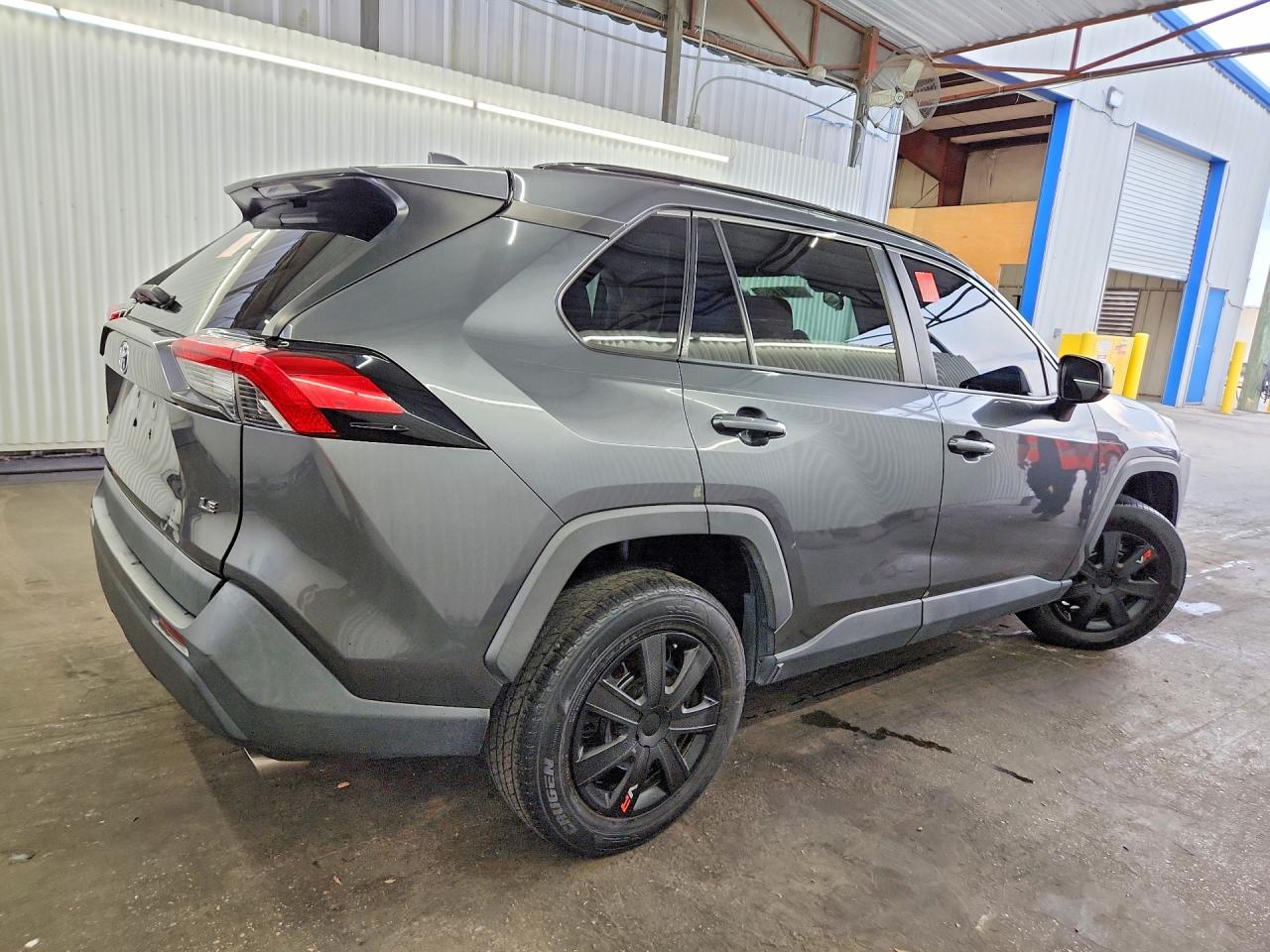2020 TOYOTA RAV4 LE — снимка 3
