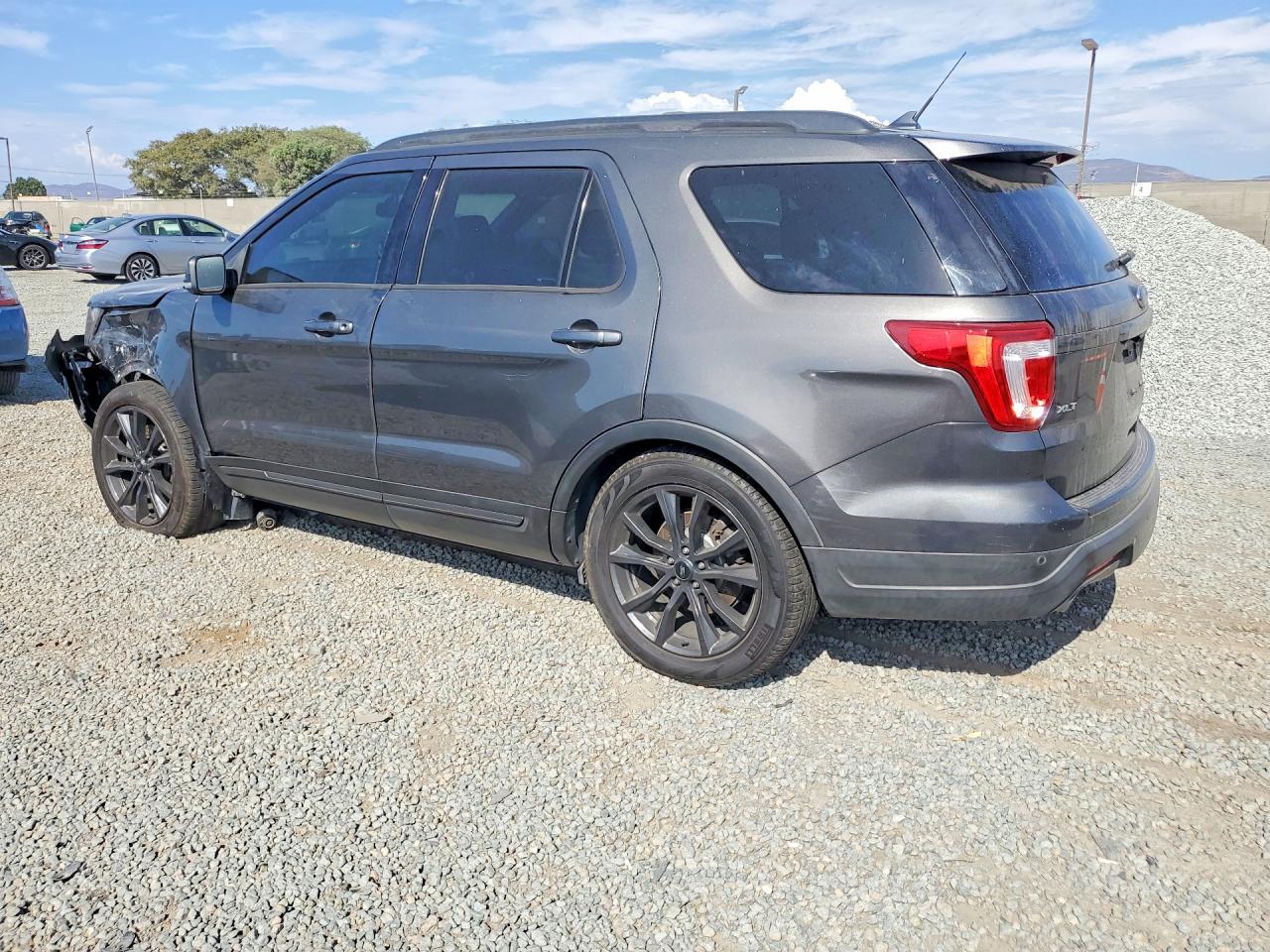 2019 FORD EXPLORER XLT — снимка 2