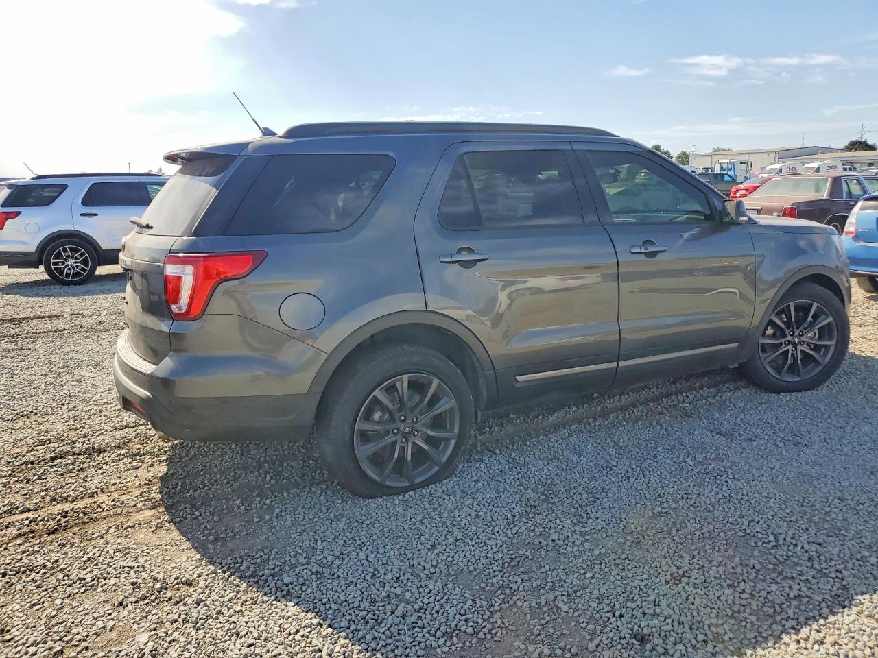 2019 FORD EXPLORER XLT — снимка 3