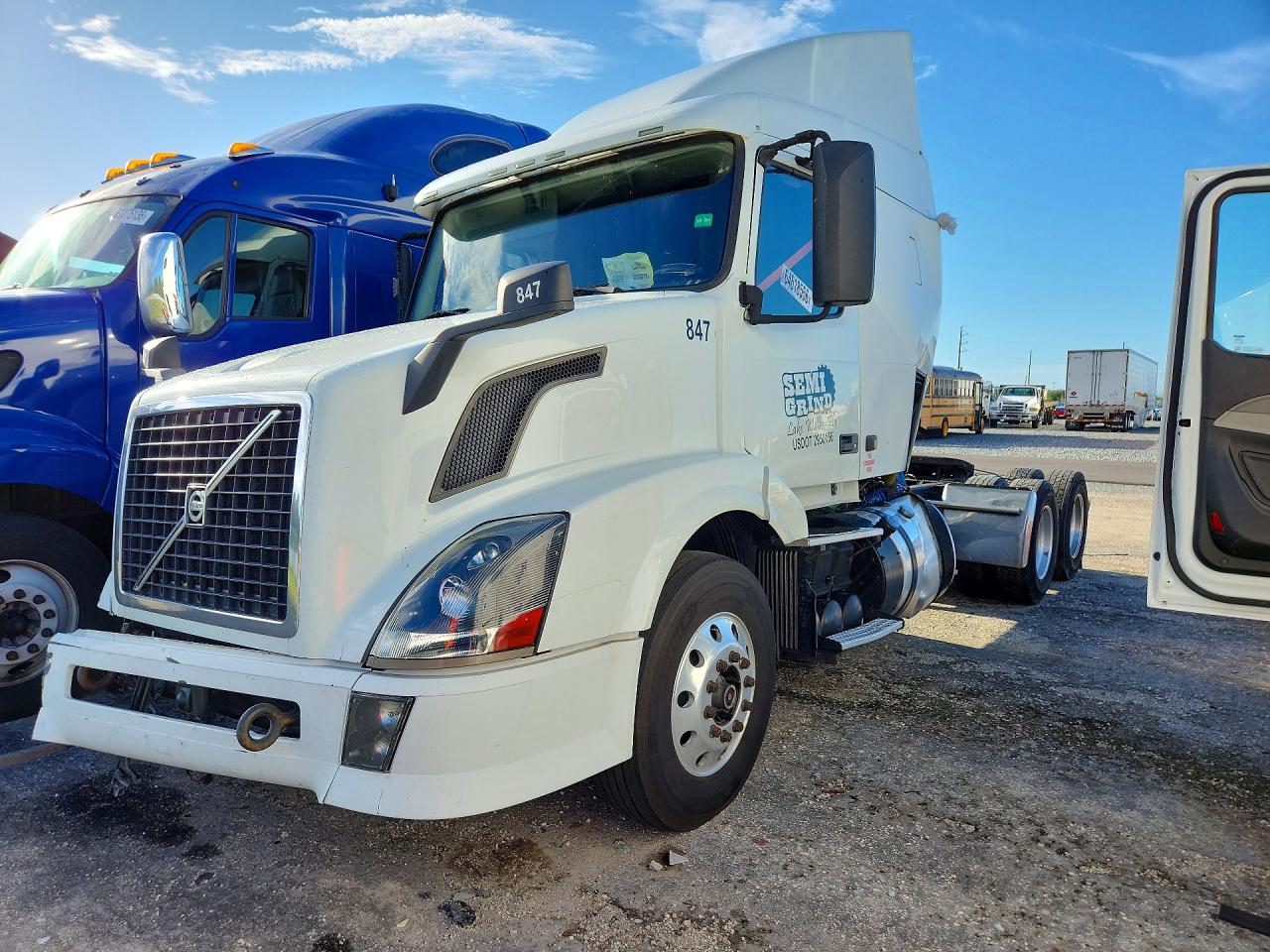 2014 VOLVO VNL