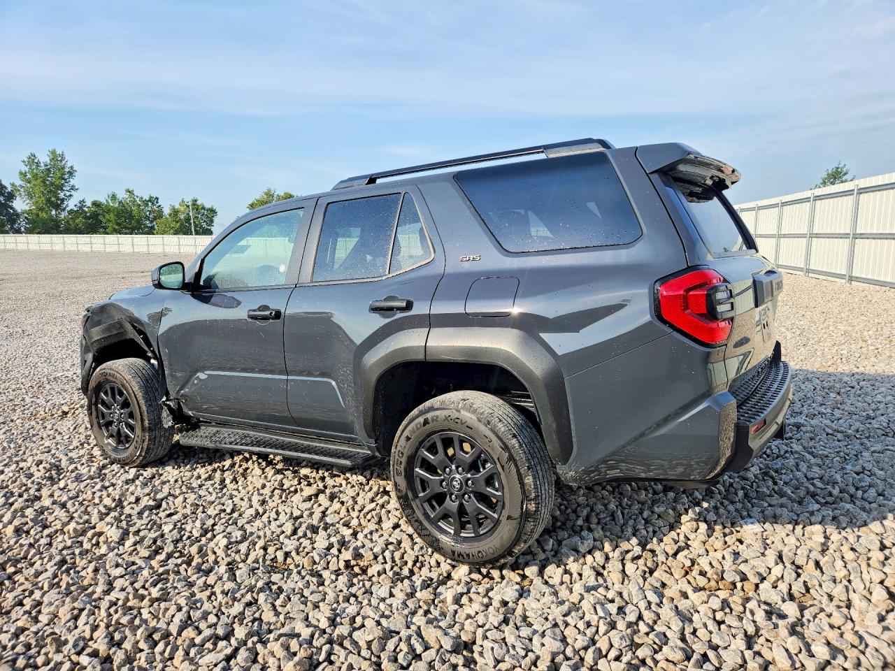 2026 TOYOTA 4RUNNER SR5 — снимка 2