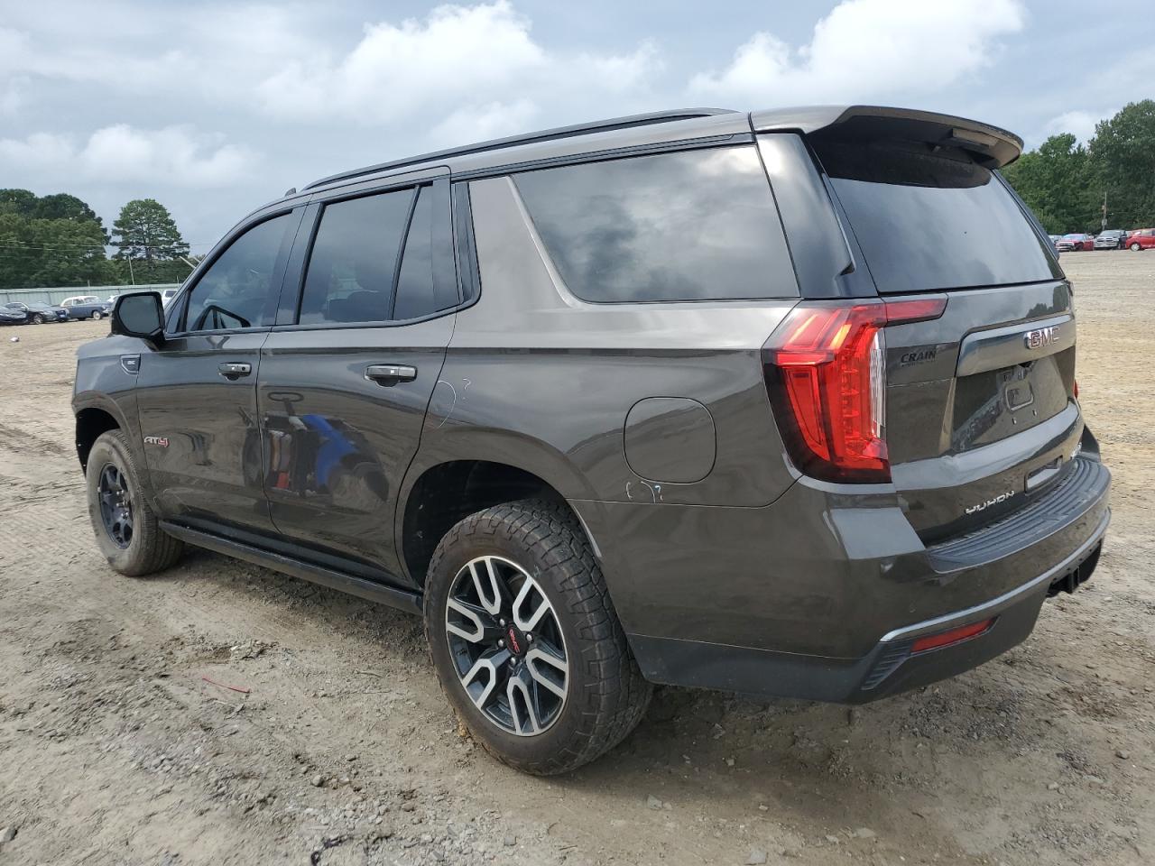 2021 GMC YUKON AT4 — снимка 2