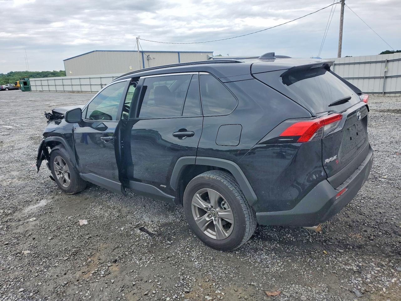 2024 TOYOTA RAV4 LE — снимка 2