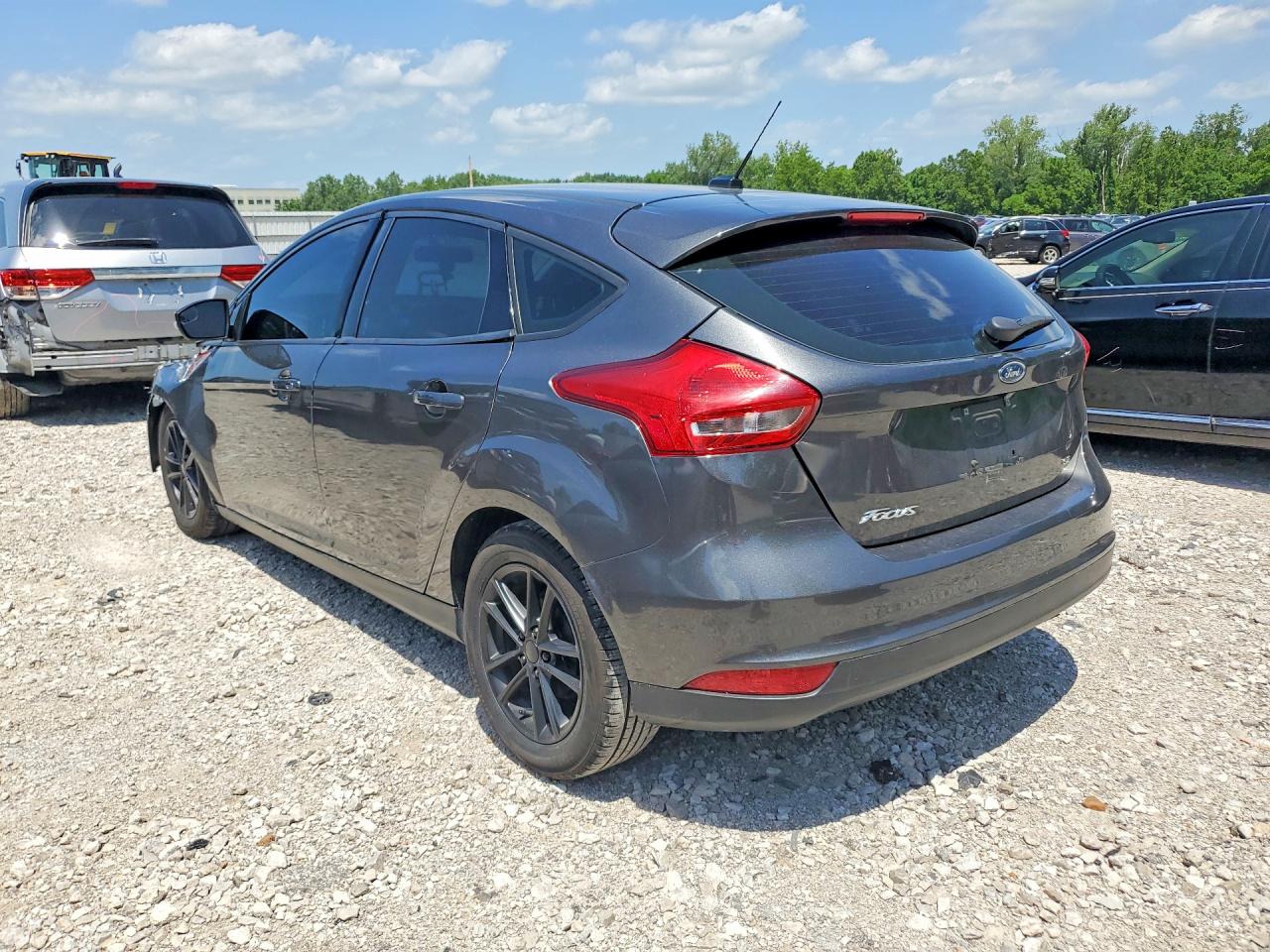 2017 FORD FOCUS SE — снимка 2