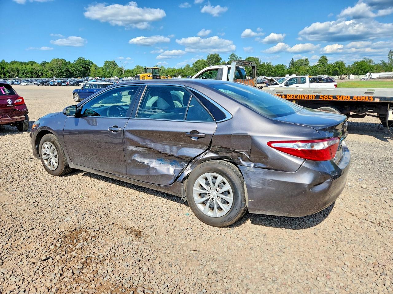 2017 TOYOTA CAMRY LE — снимка 2