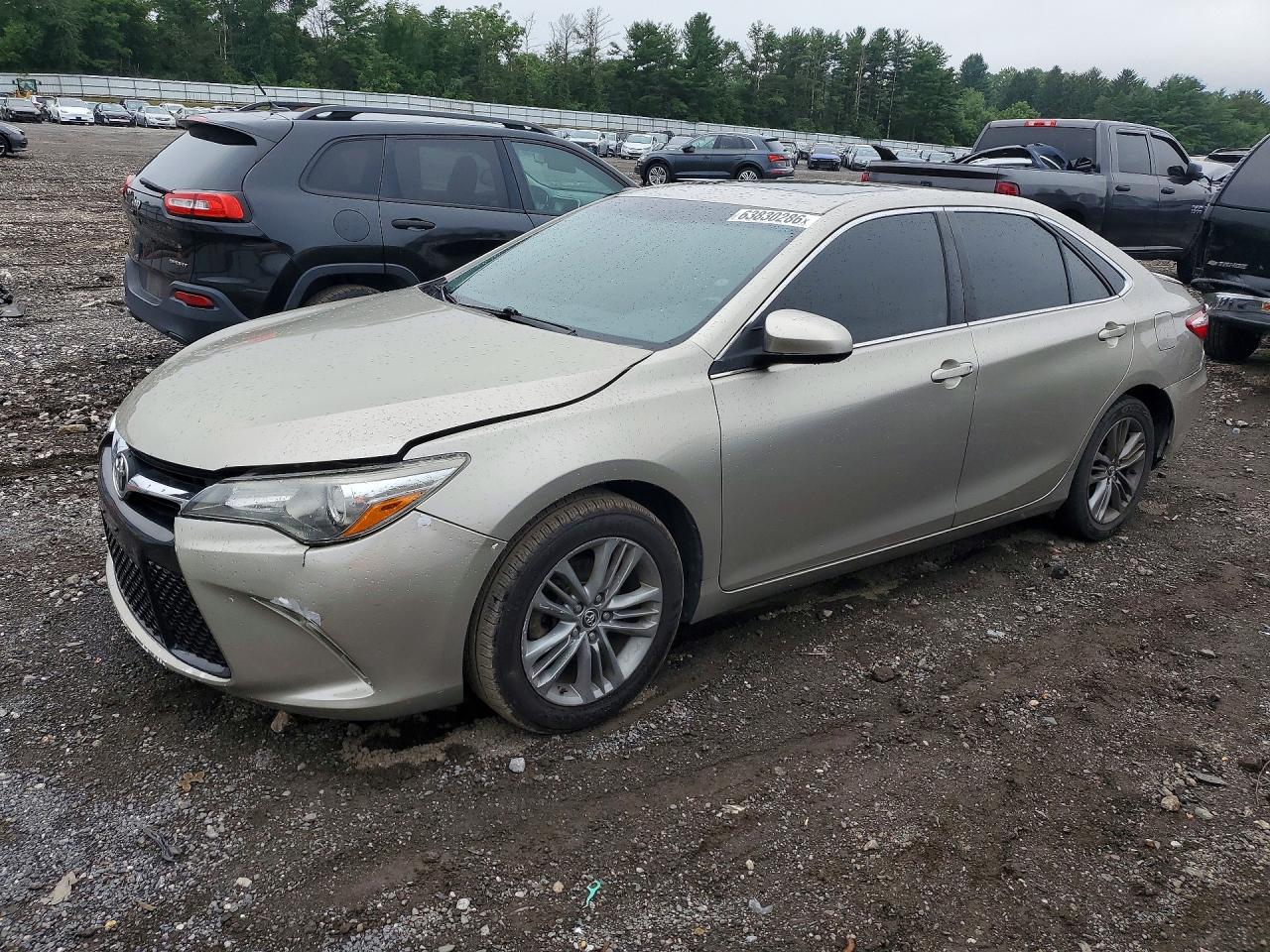 2015 TOYOTA CAMRY SE