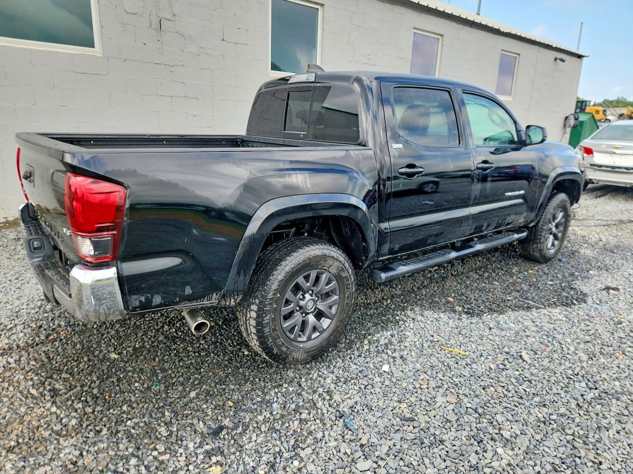 2023 TOYOTA TACOMA SR5 V6 — снимка 3