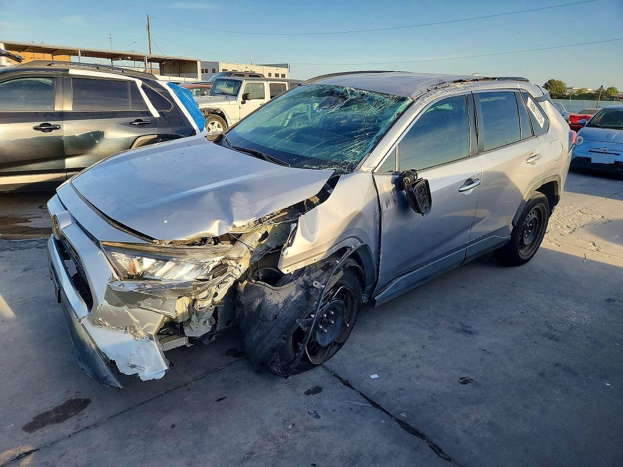2020 TOYOTA RAV4 LE