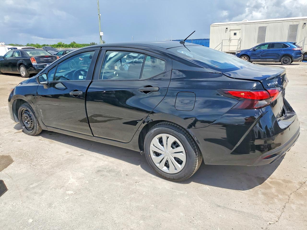 2025 NISSAN VERSA S — снимка 2