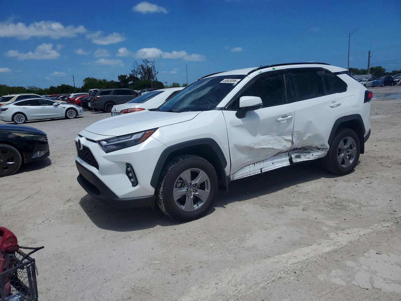 2024 TOYOTA RAV4 HYBRID XLE
