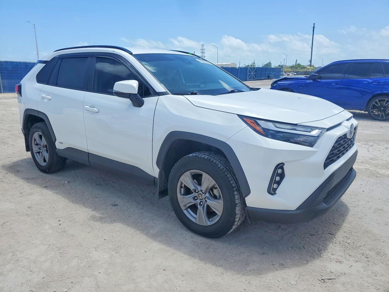 2024 TOYOTA RAV4 HYBRID XLE — снимка 4