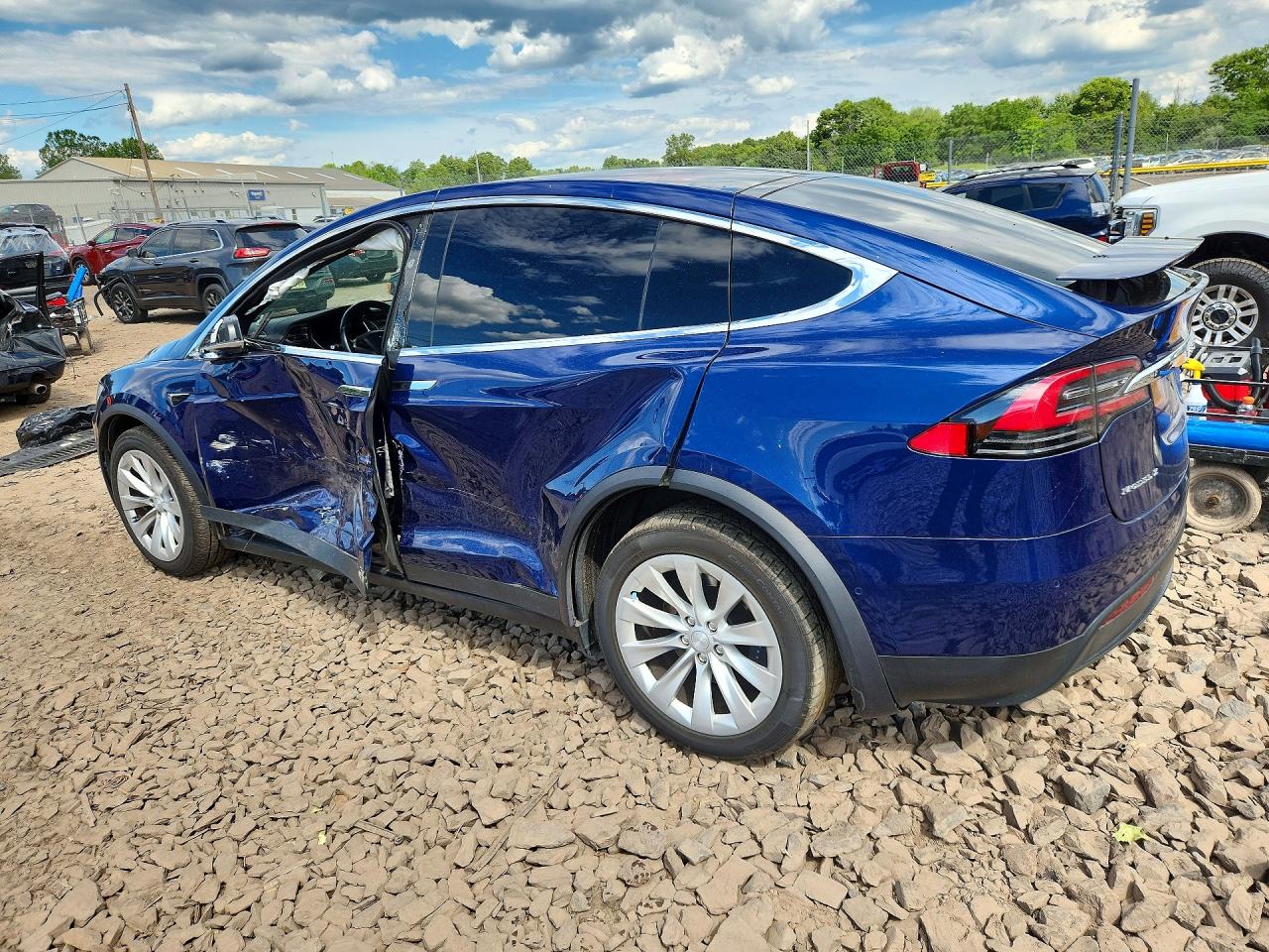 2017 TESLA MODEL X — снимка 2