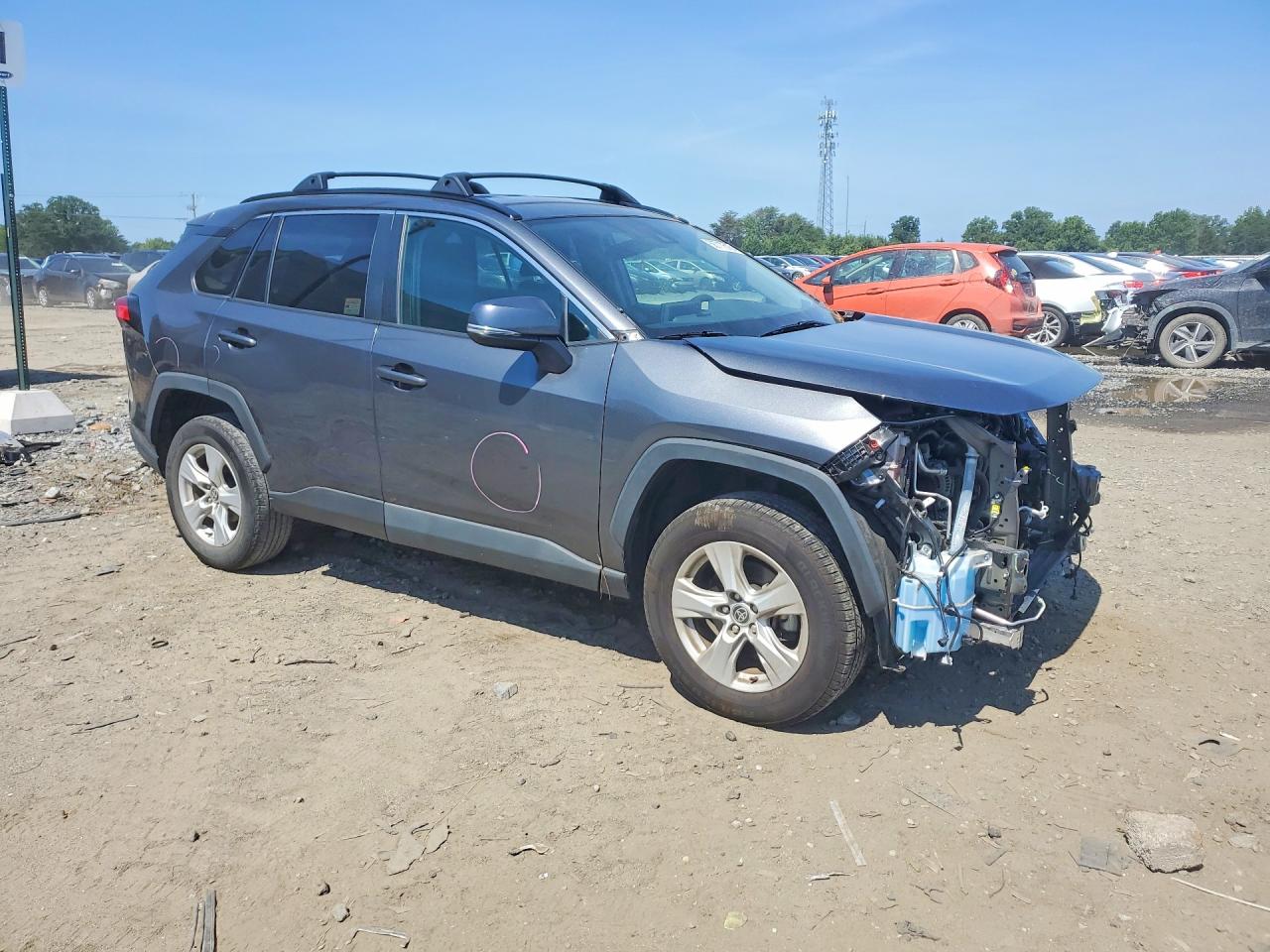 2021 TOYOTA RAV4 XLE — снимка 4