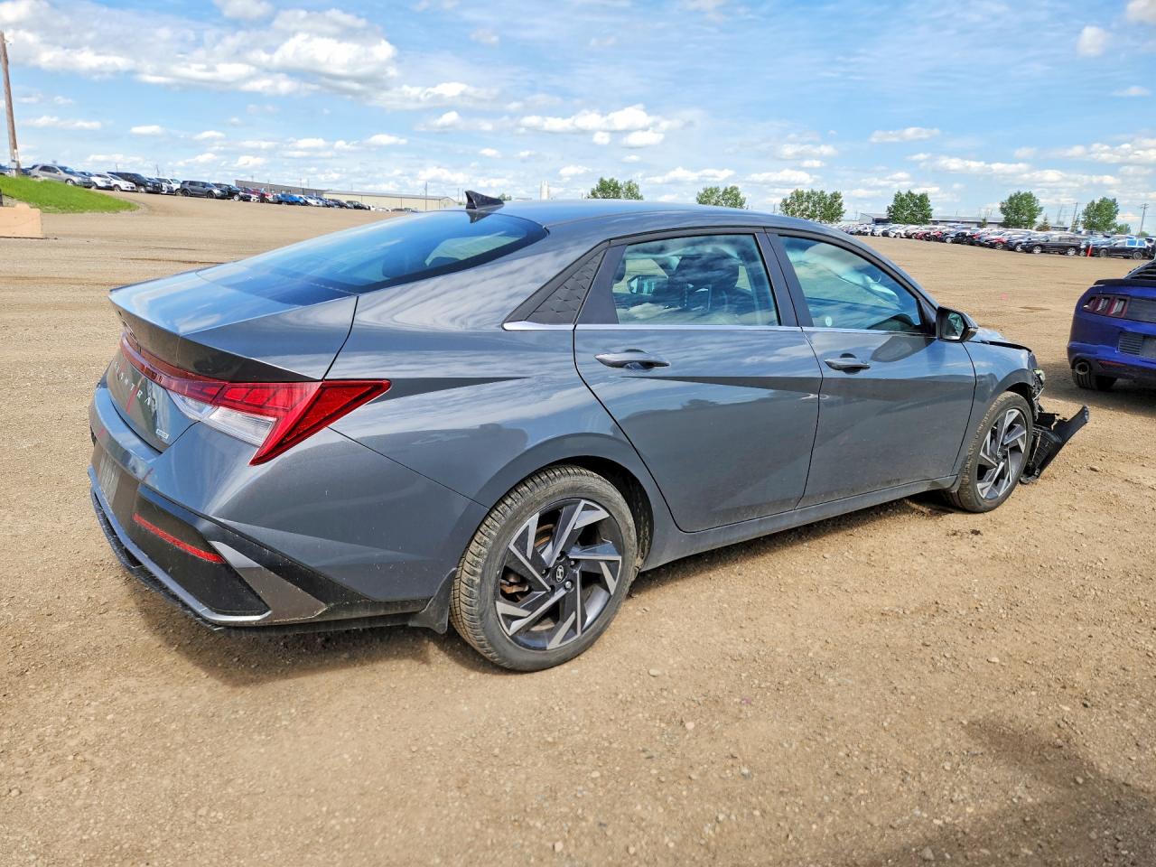 2025 HYUNDAI ELANTRA LIMITED — снимка 3
