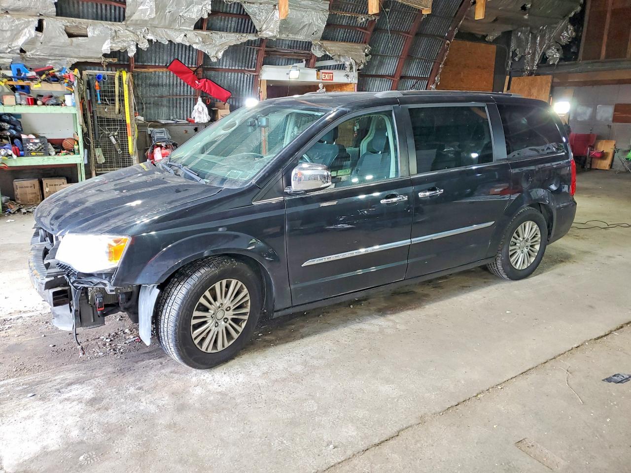 2016 CHRYSLER TOWN & COUNTRY LIMITED