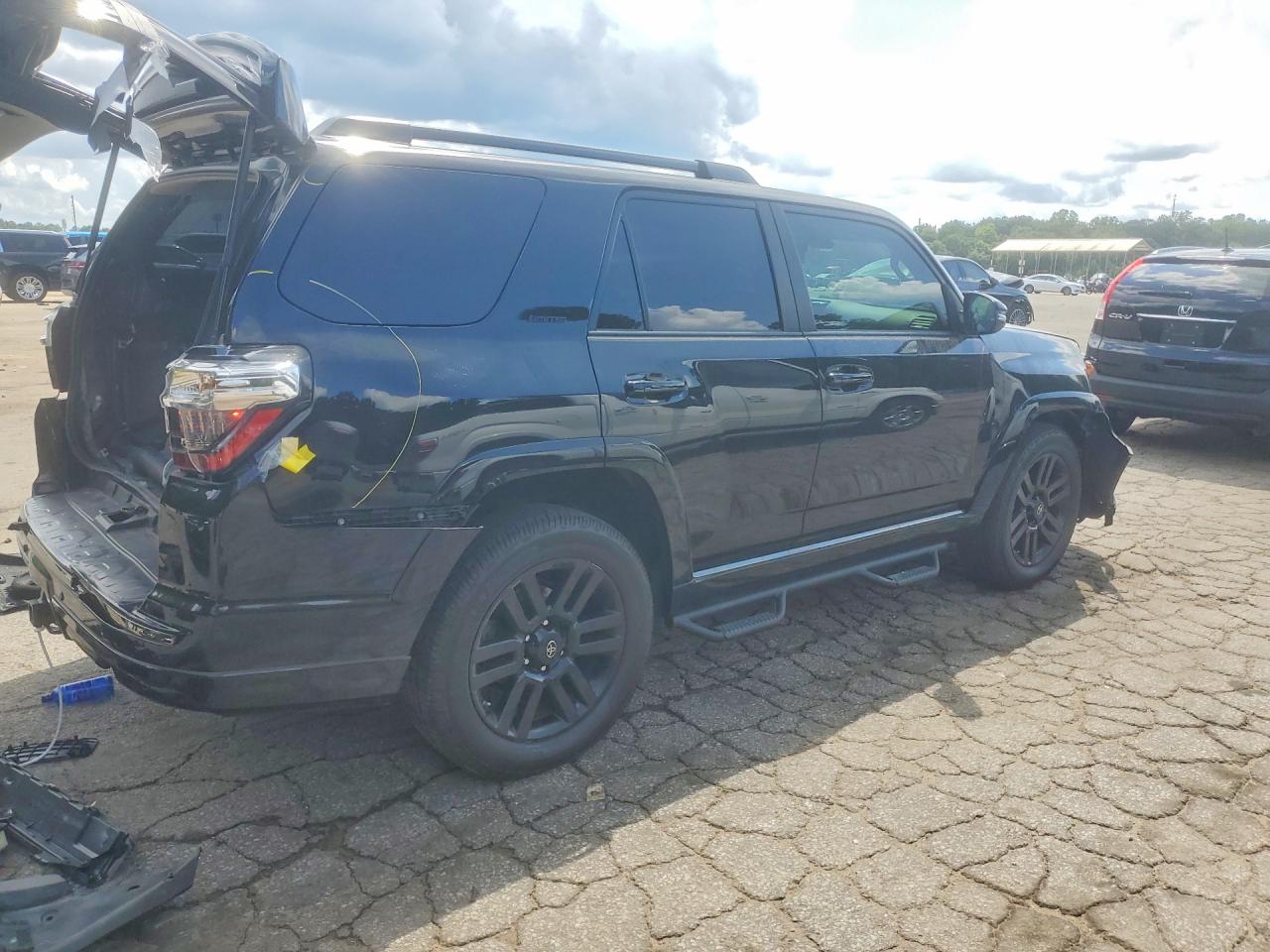 2020 TOYOTA 4RUNNER NIGHTSHADE EDITION — снимка 3