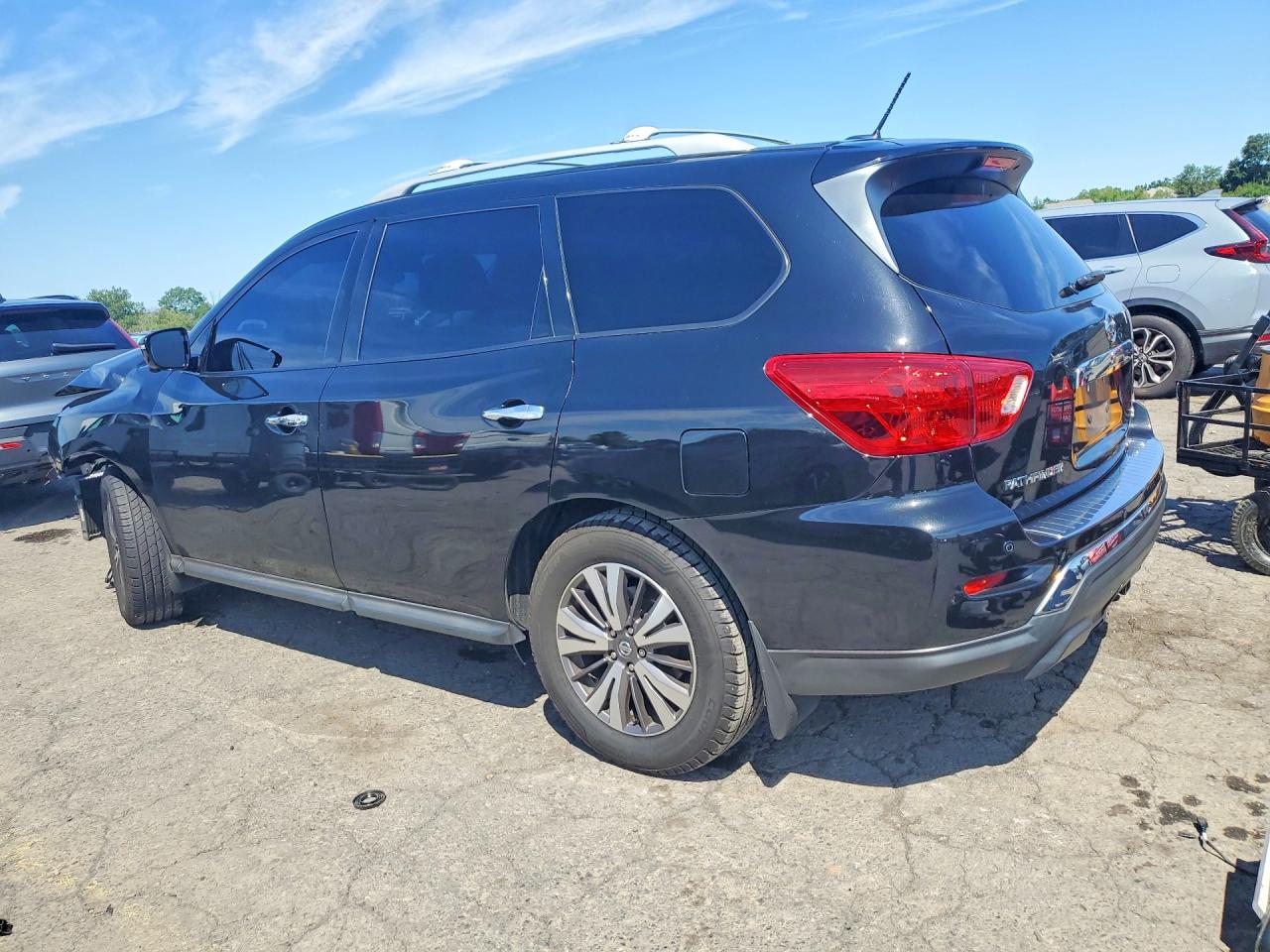 2017 NISSAN PATHFINDER SL — снимка 2