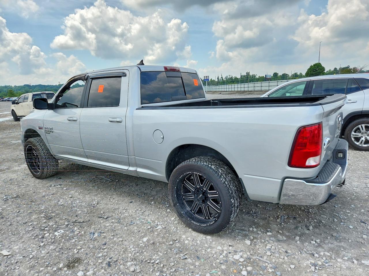 2019 RAM 1500 CLASSIC SLT — снимка 2