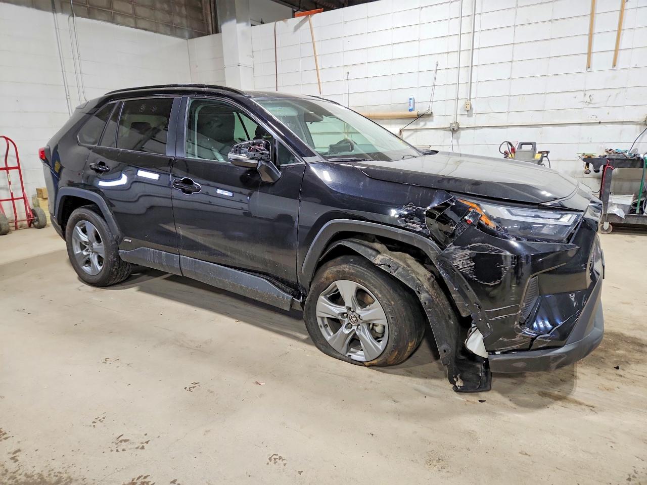 2025 TOYOTA RAV4 HYBRID XLE — снимка 4