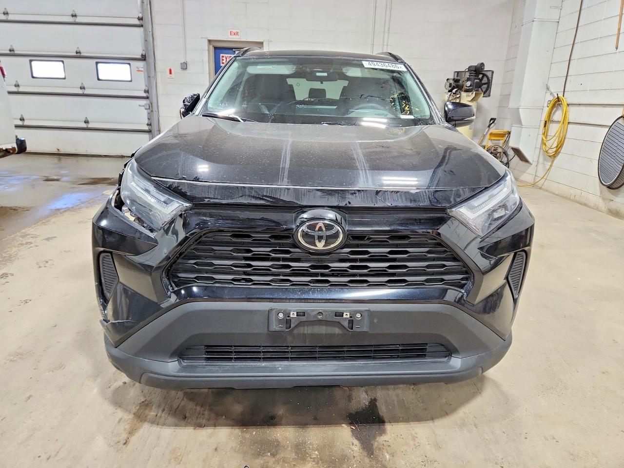 2025 TOYOTA RAV4 HYBRID XLE — снимка 5
