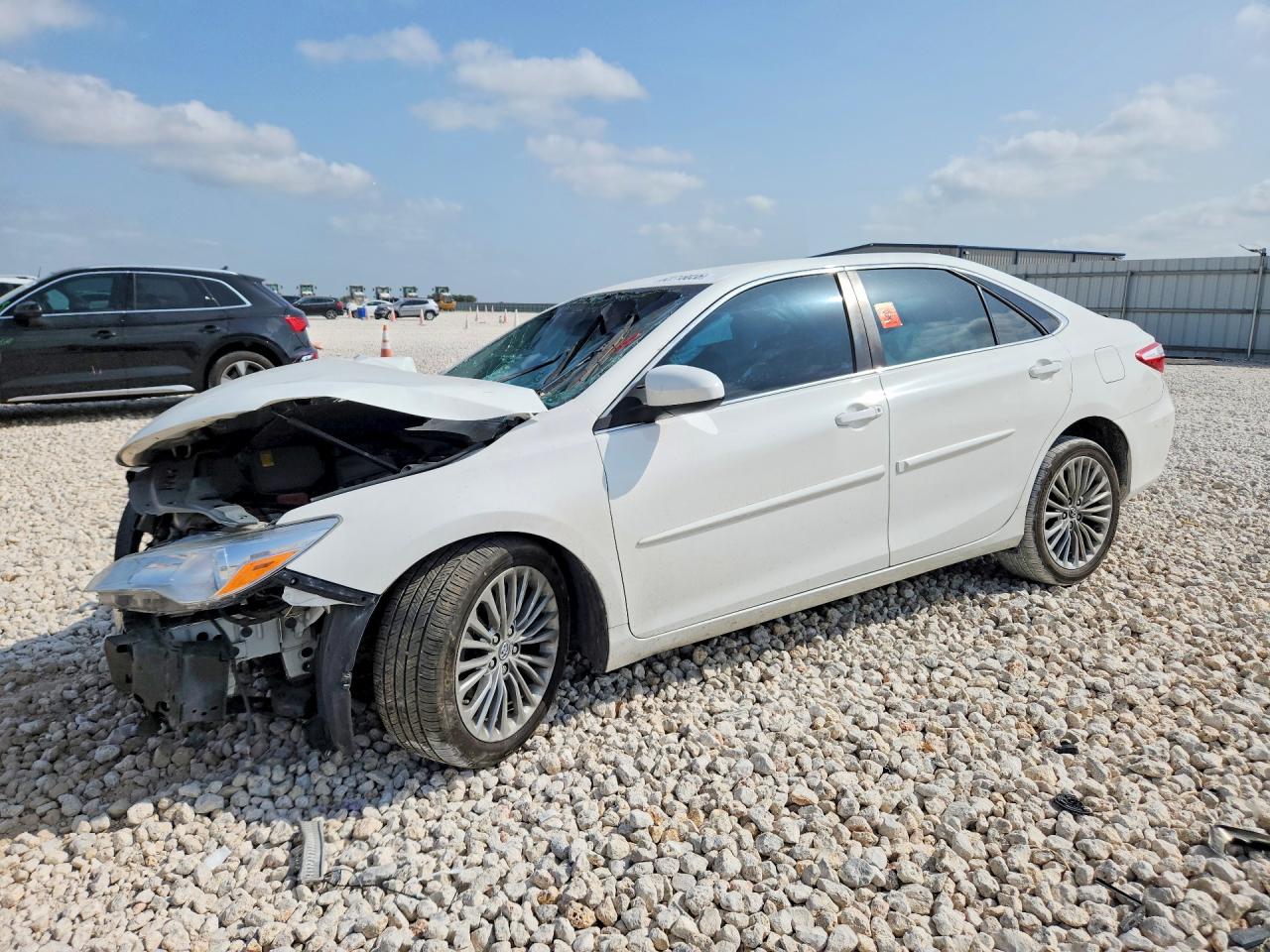 2015 TOYOTA CAMRY LE