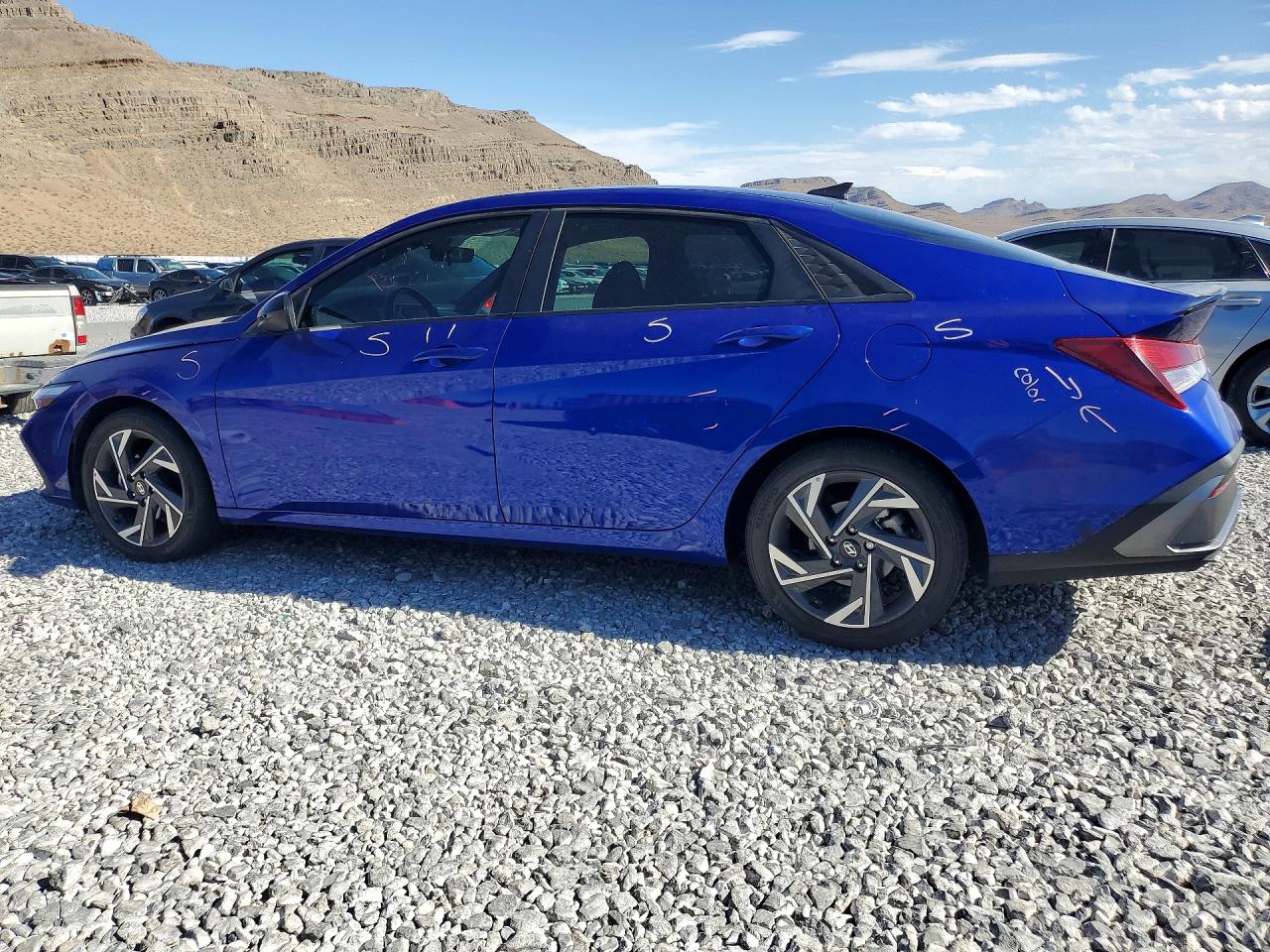 2025 HYUNDAI ELANTRA SEL SPORT — снимка 2