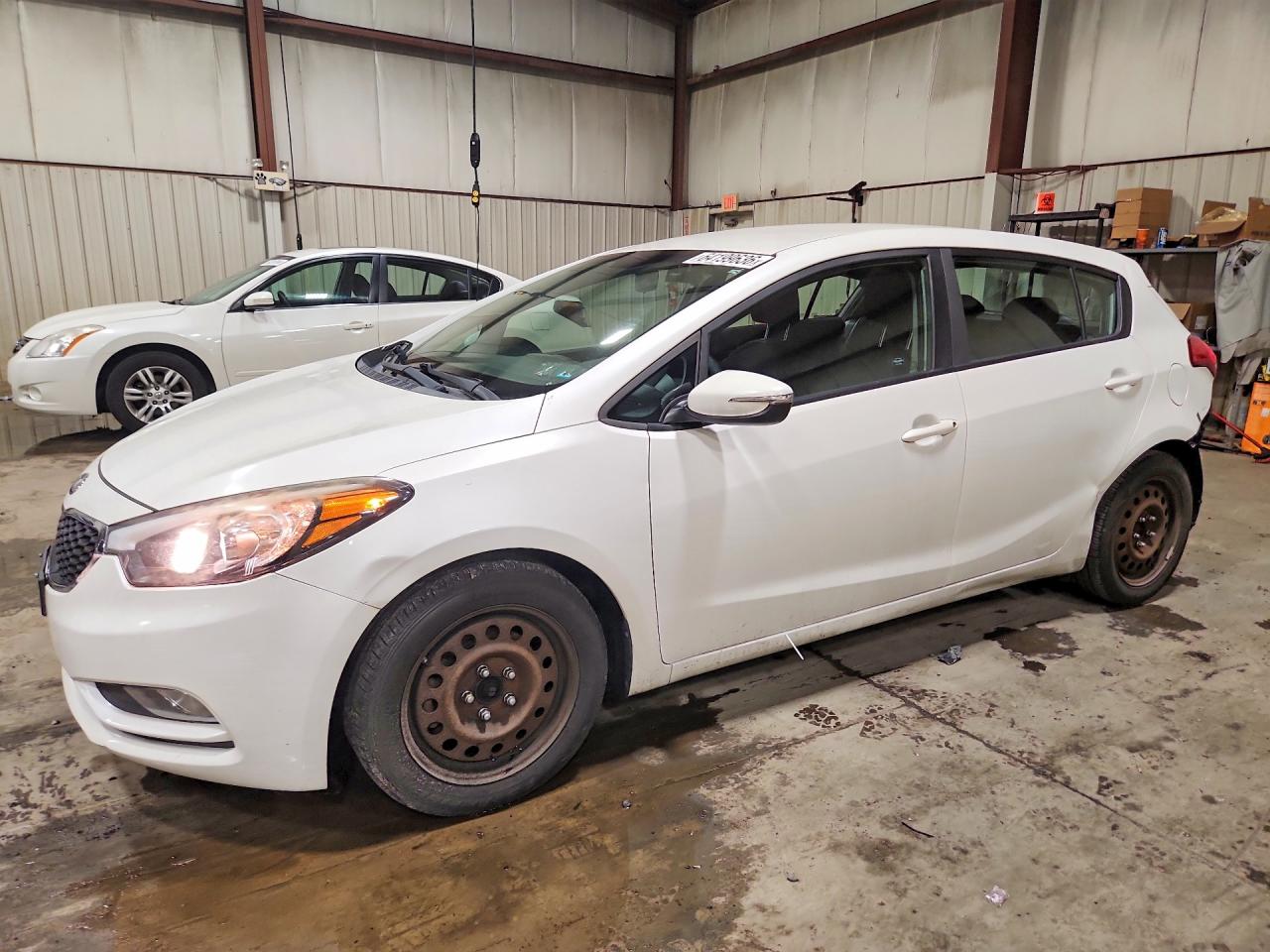 2016 KIA FORTE5 LX