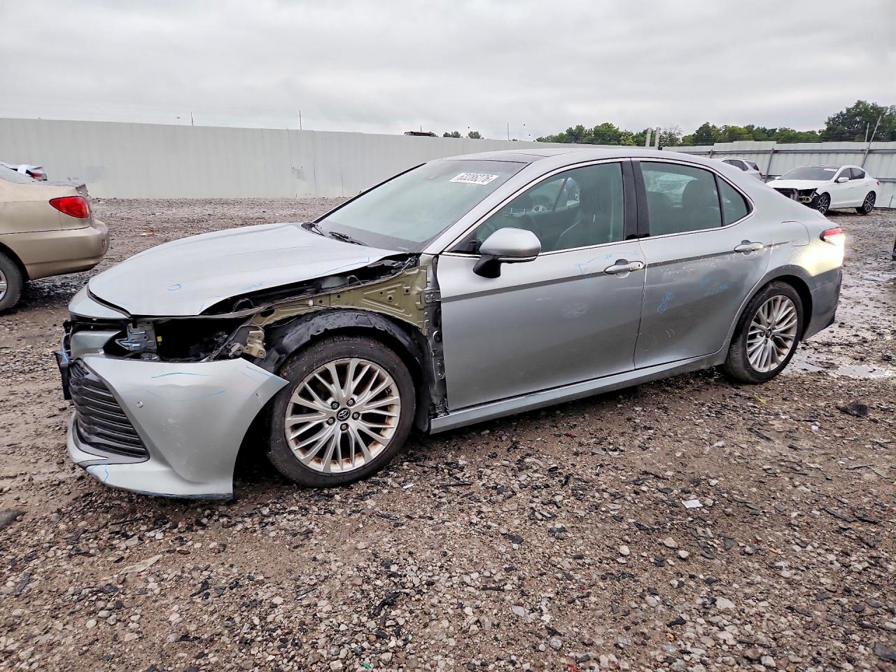2018 TOYOTA CAMRY XLE