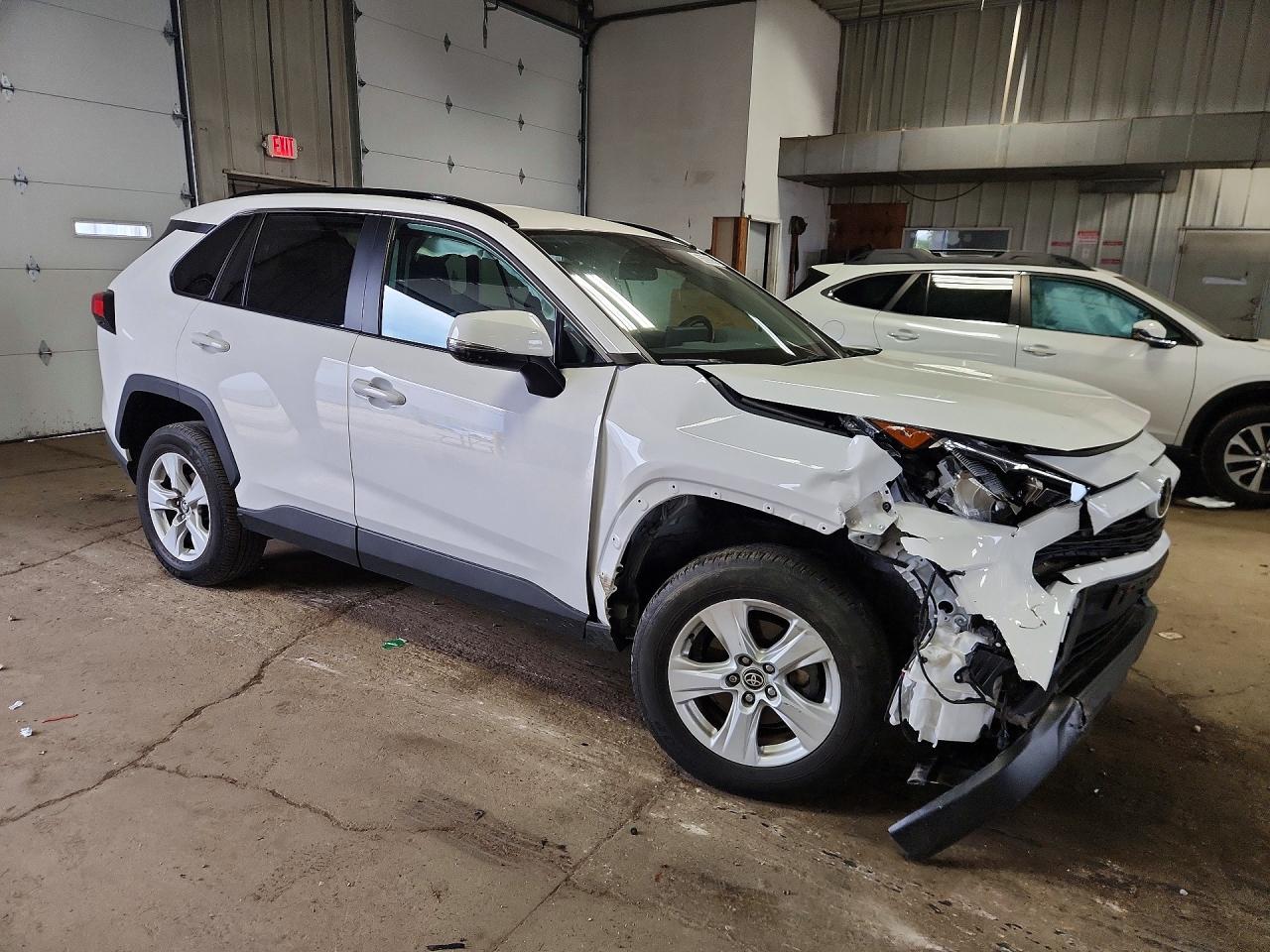 2021 TOYOTA RAV4 XLE — снимка 4