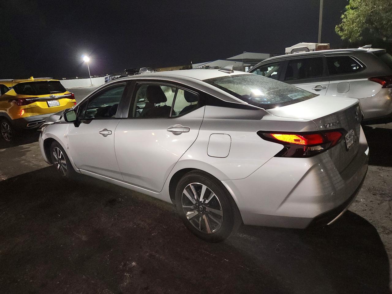 2025 NISSAN VERSA SV — снимка 2