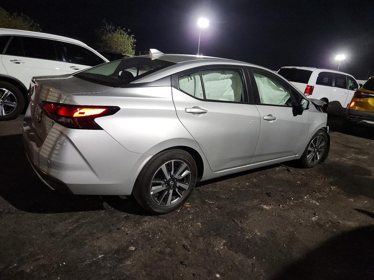 2025 NISSAN VERSA SV — снимка 3
