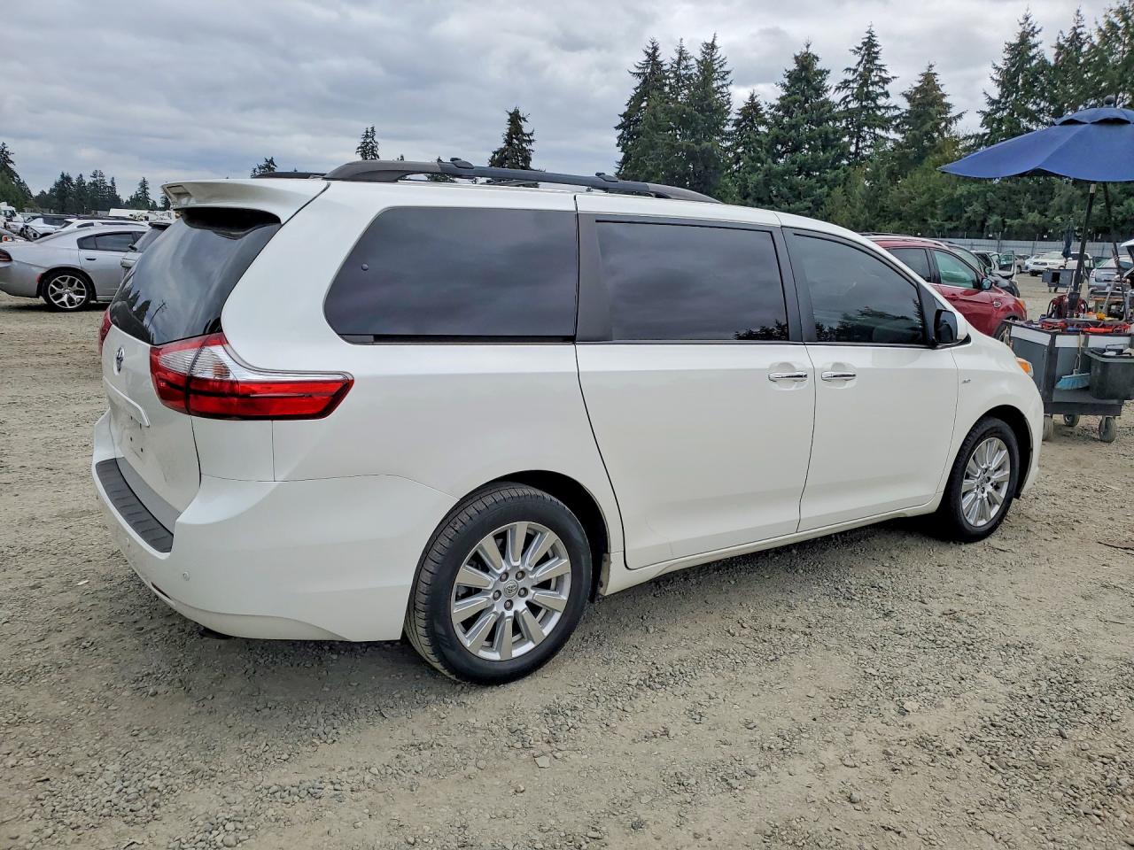 2017 TOYOTA SIENNA XLE 7-PASSENGER — снимка 3