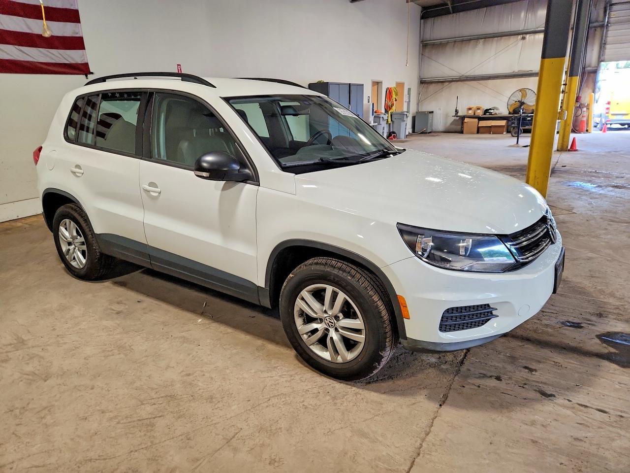 2017 VOLKSWAGEN TIGUAN S — снимка 4