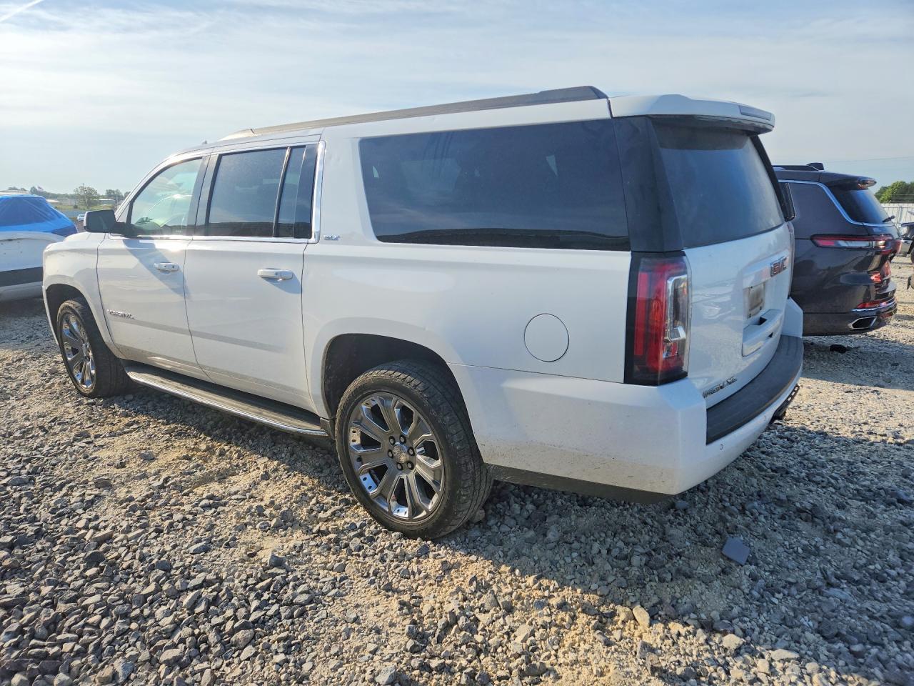 2018 GMC YUKON XL K1500 SLT — снимка 2