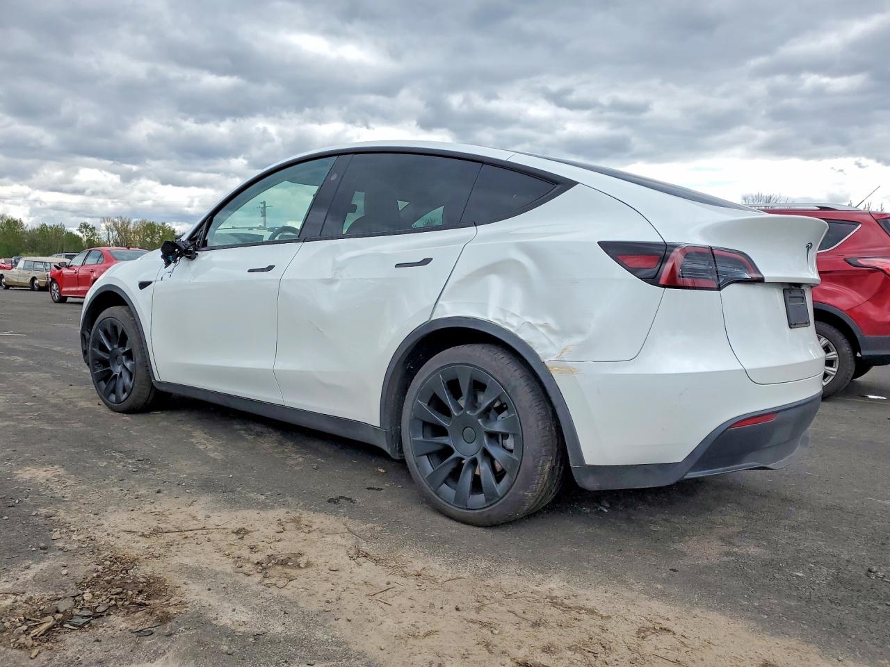 2025 TESLA MODEL Y — снимка 2
