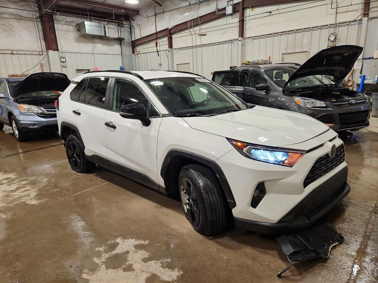 2020 TOYOTA RAV4 XLE — снимка 4