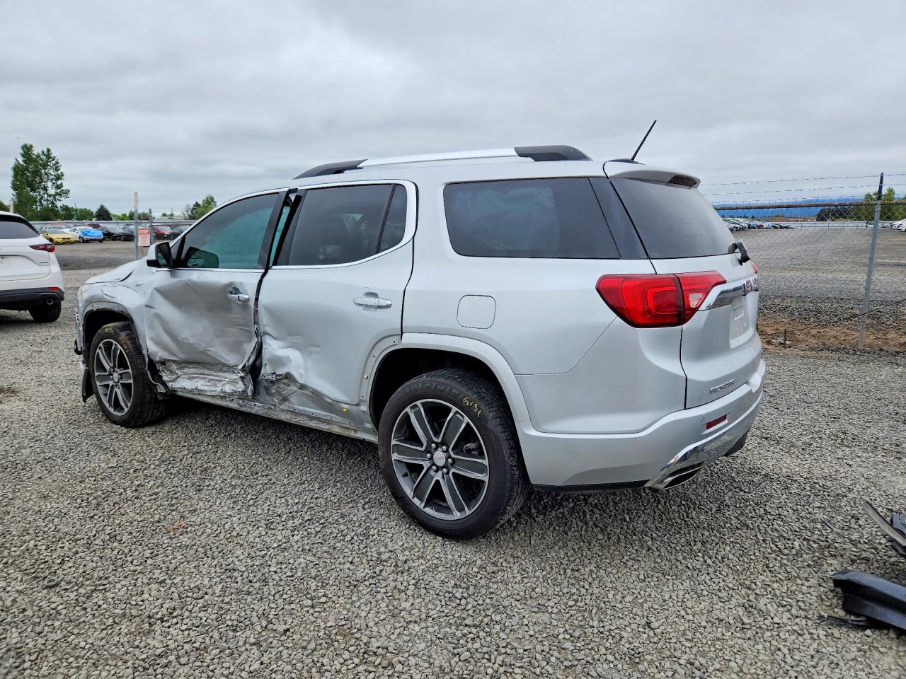 2017 GMC ACADIA DENALI — снимка 2