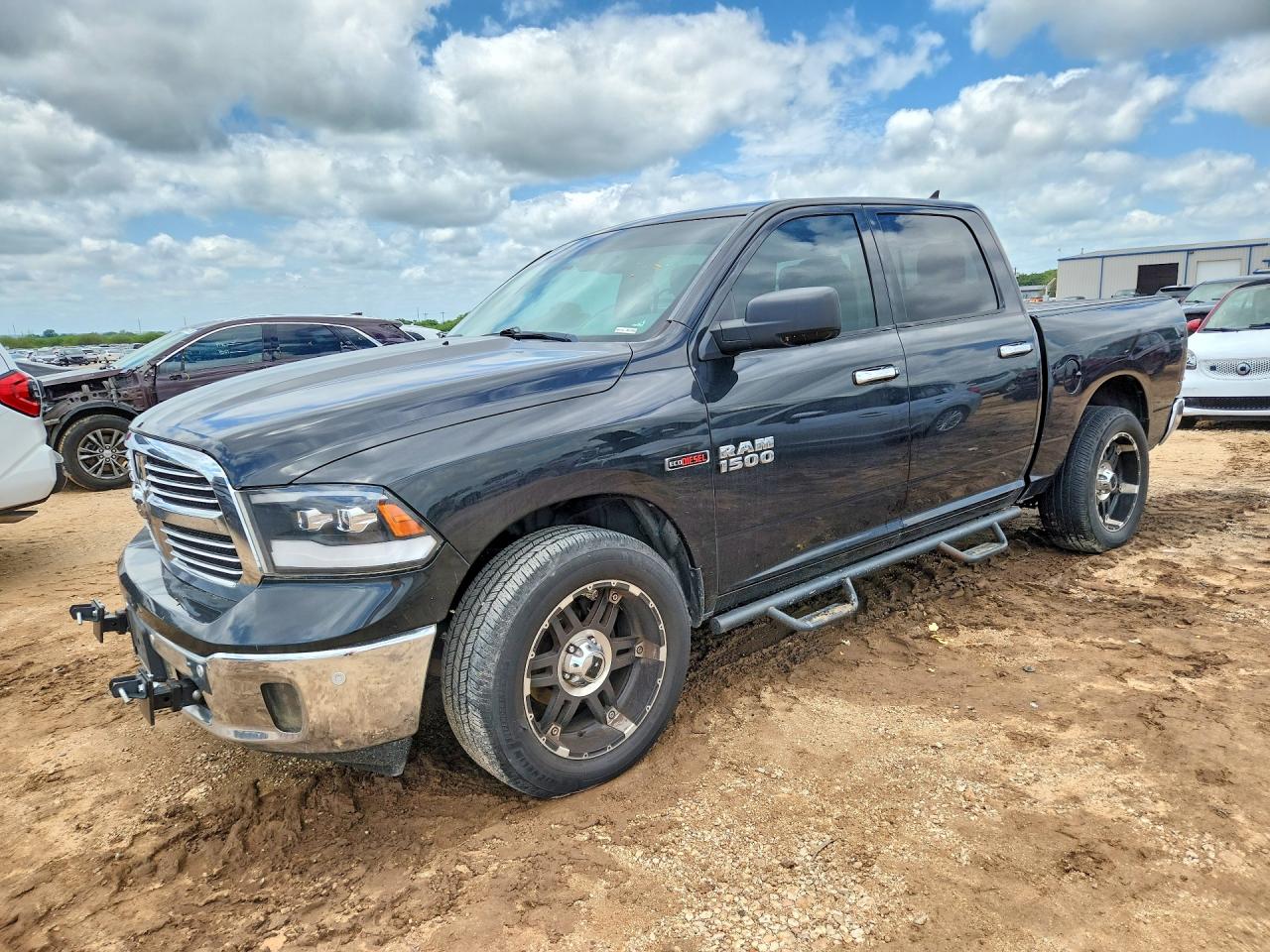 2017 RAM 1500 SLT