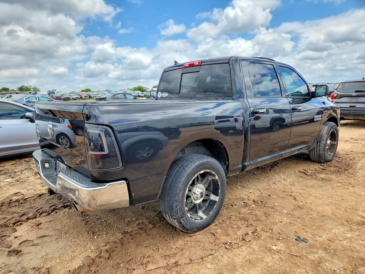 2017 RAM 1500 SLT — снимка 3