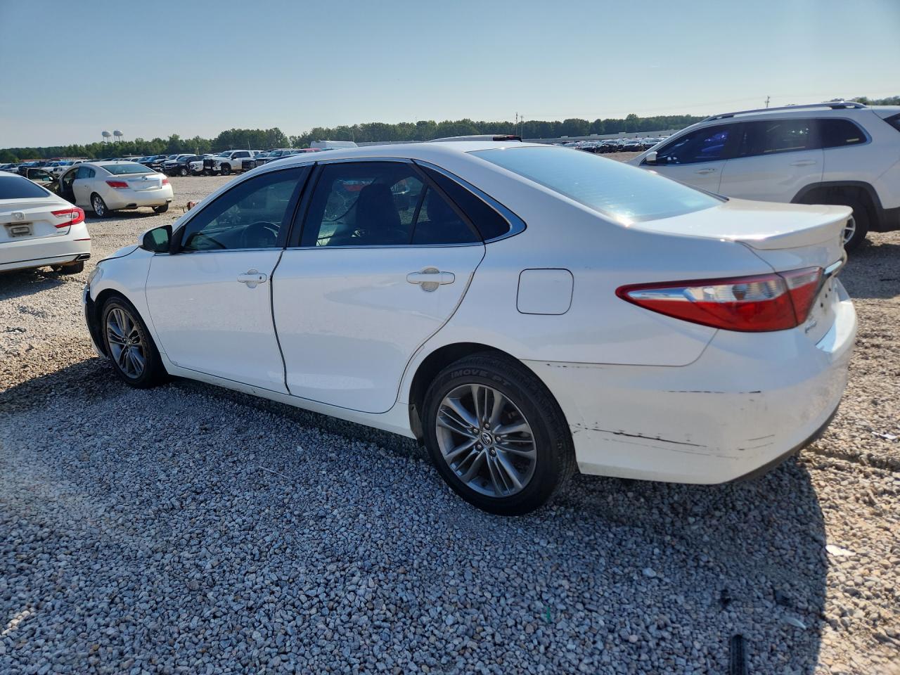 2015 TOYOTA CAMRY SE — снимка 2