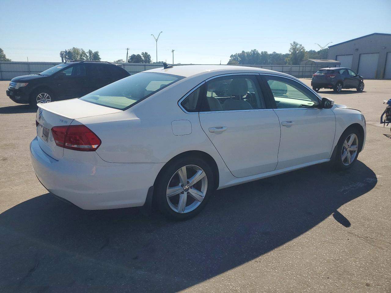2015 VOLKSWAGEN PASSAT SE — photo 3