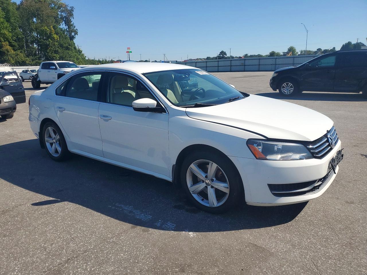 2015 VOLKSWAGEN PASSAT SE — photo 4