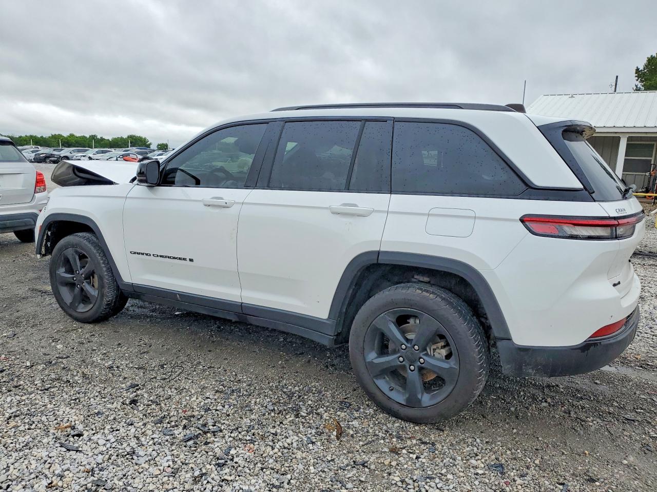 2023 JEEP GRAND CHEROKEE LAREDO — снимка 2