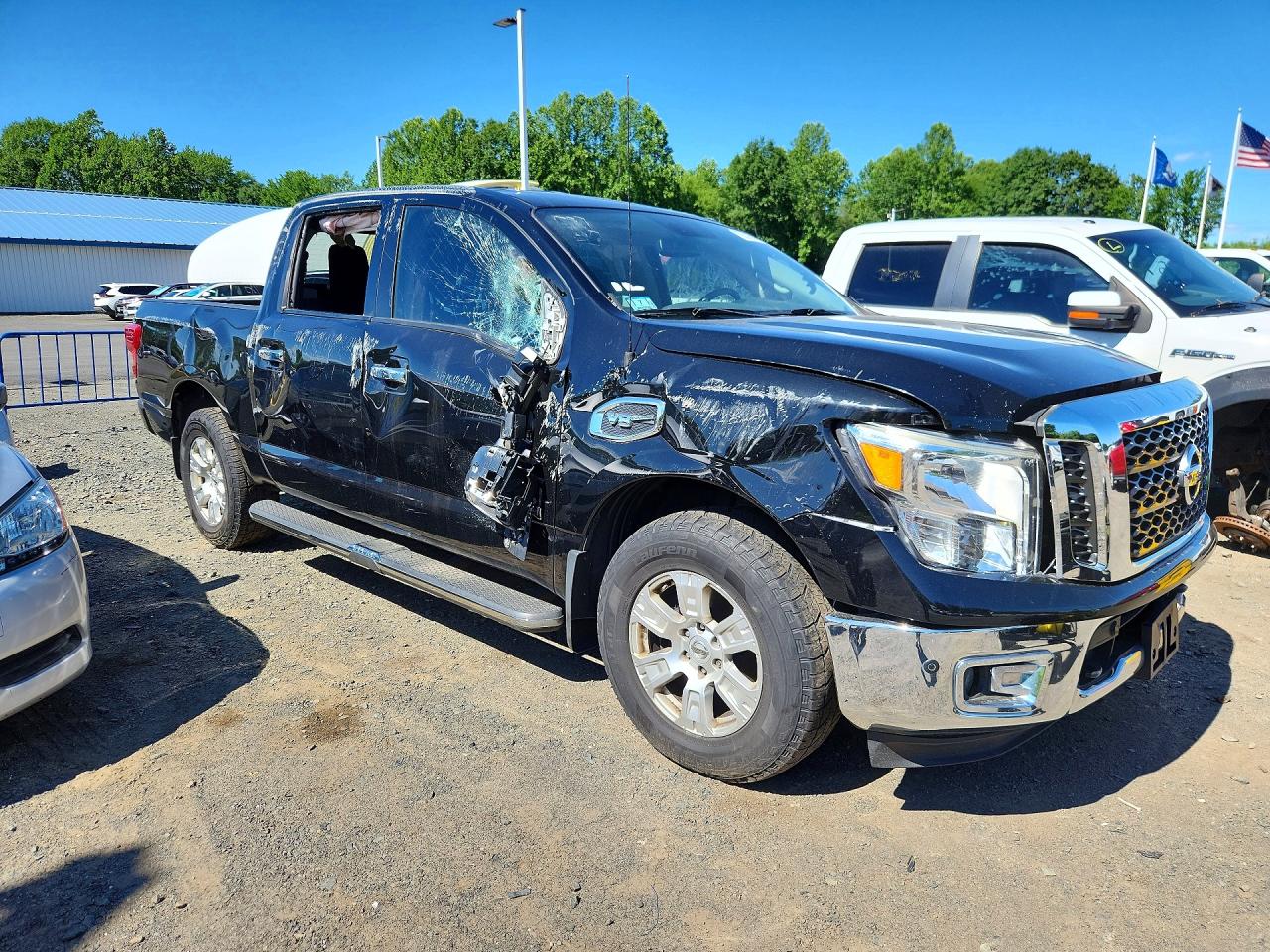 2017 NISSAN TITAN SV — снимка 4